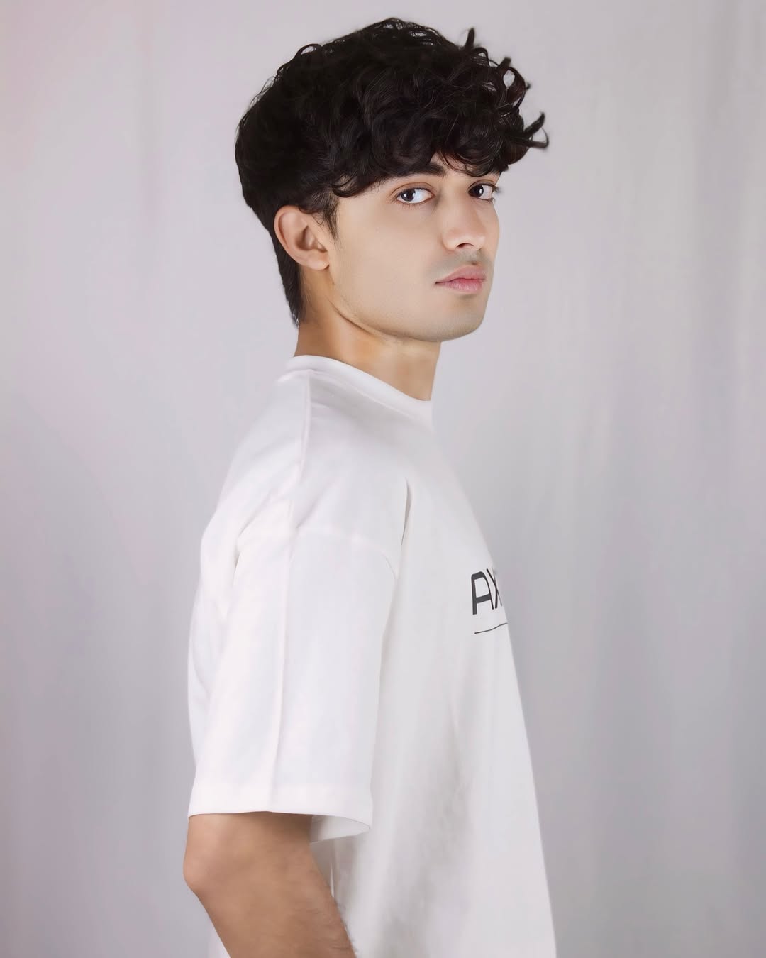 CREAM WHITE OVERSIZED GRAPHIC TEE
