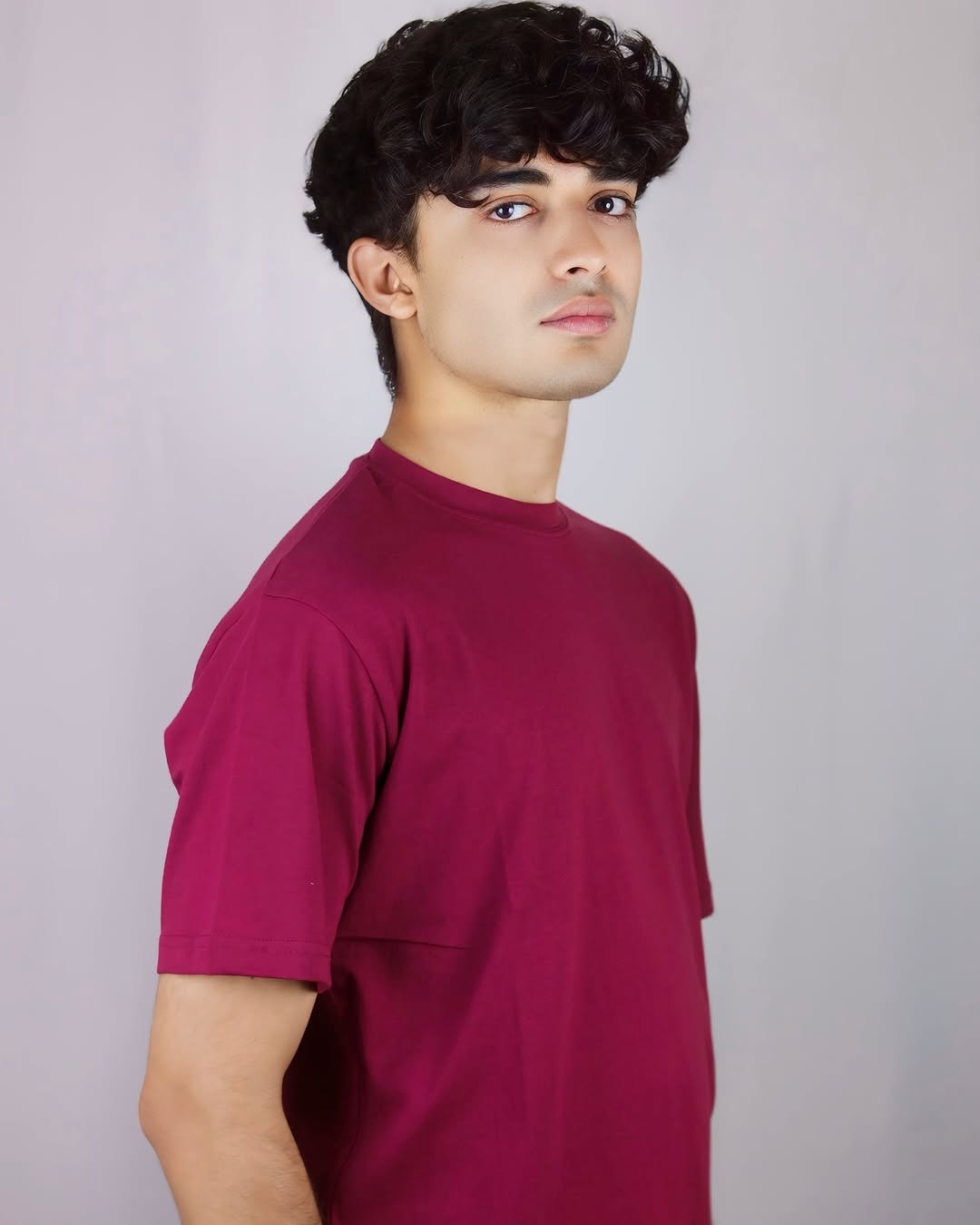 MAROON REGULAR FIT PLAIN TEE
