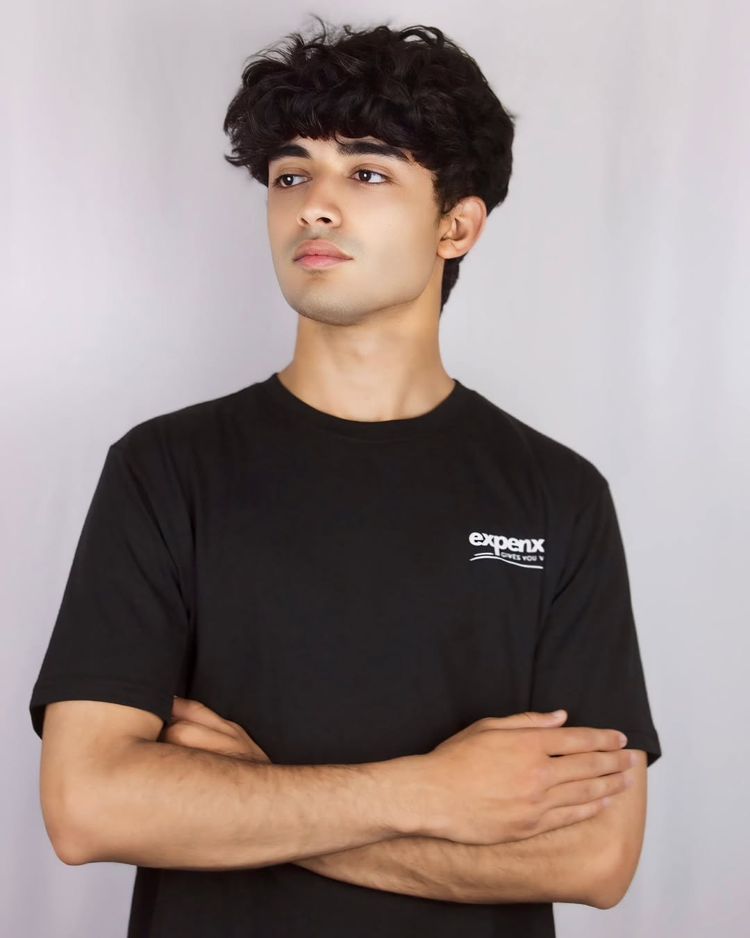PREMIUM BLACK REGULAR FIT TEE